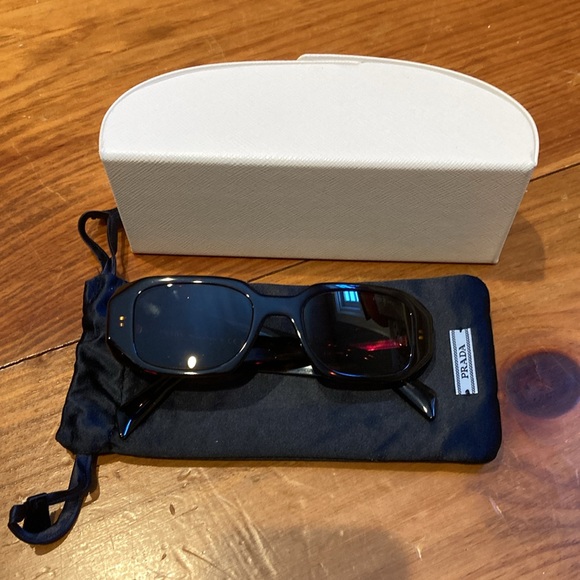 New! PRADA Tortoise & Brown Eyewear Sculto Reo Logo Sunglasses - Picture 2 of 16